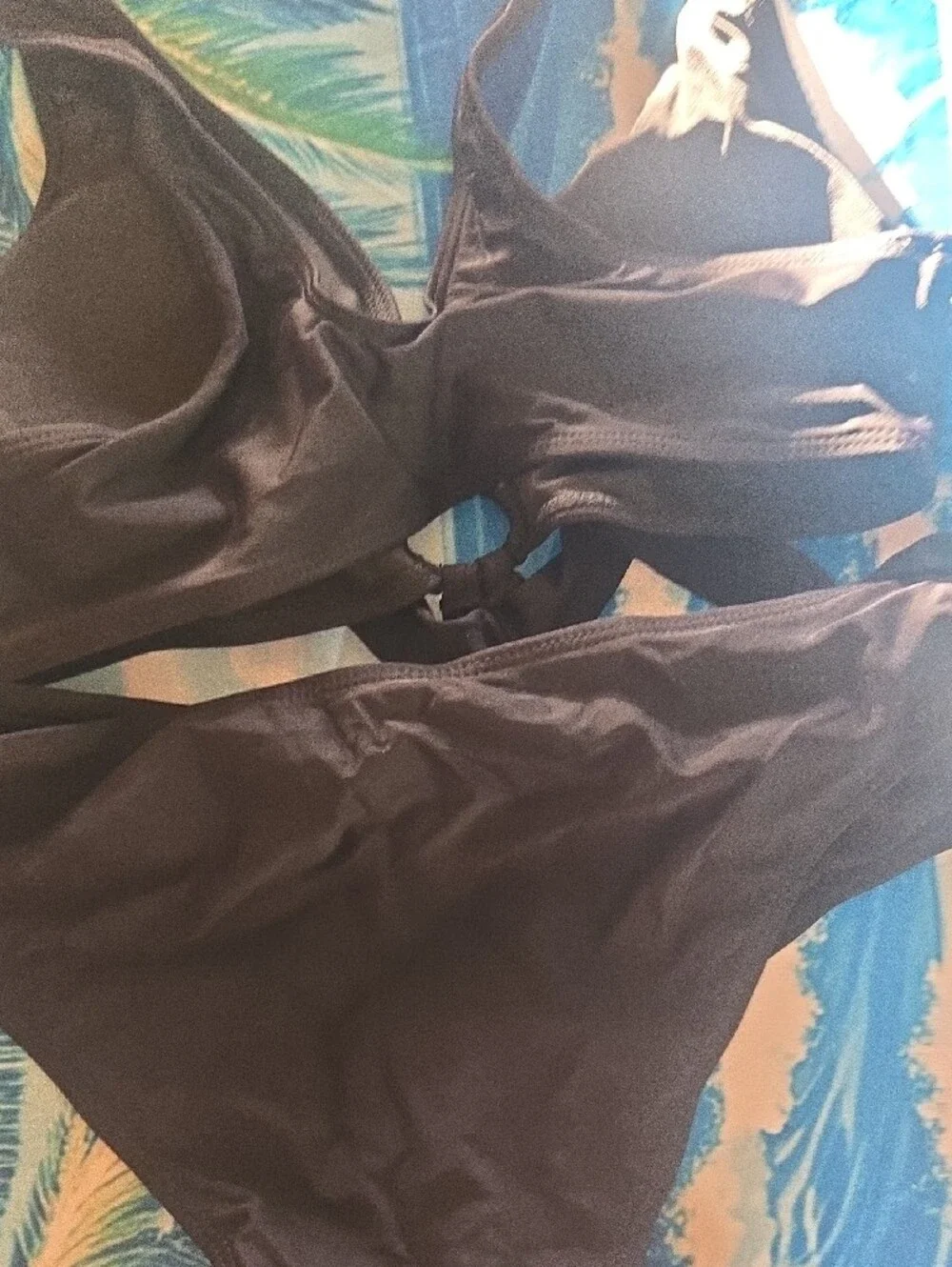 ☆ Sculpting Small Black Cutout One-Piece Swimsuit with Center Ring